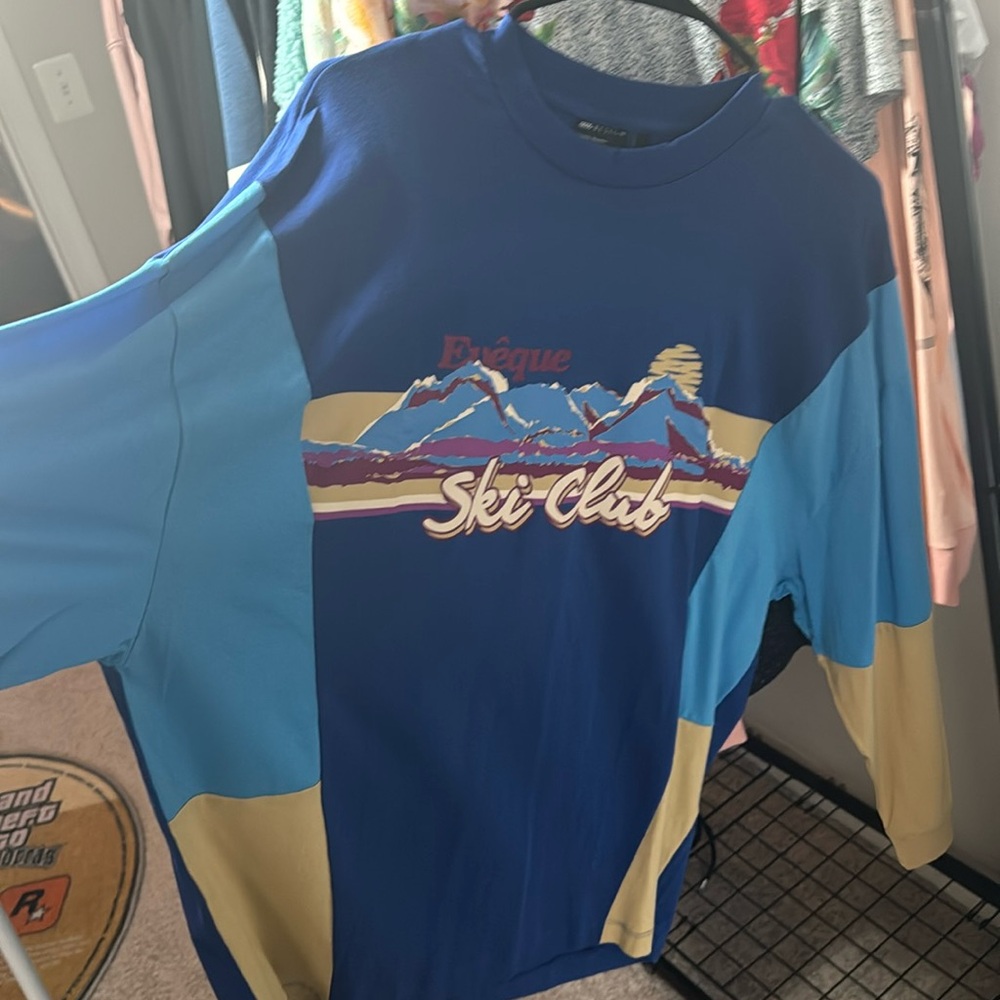 Blue shirt with print